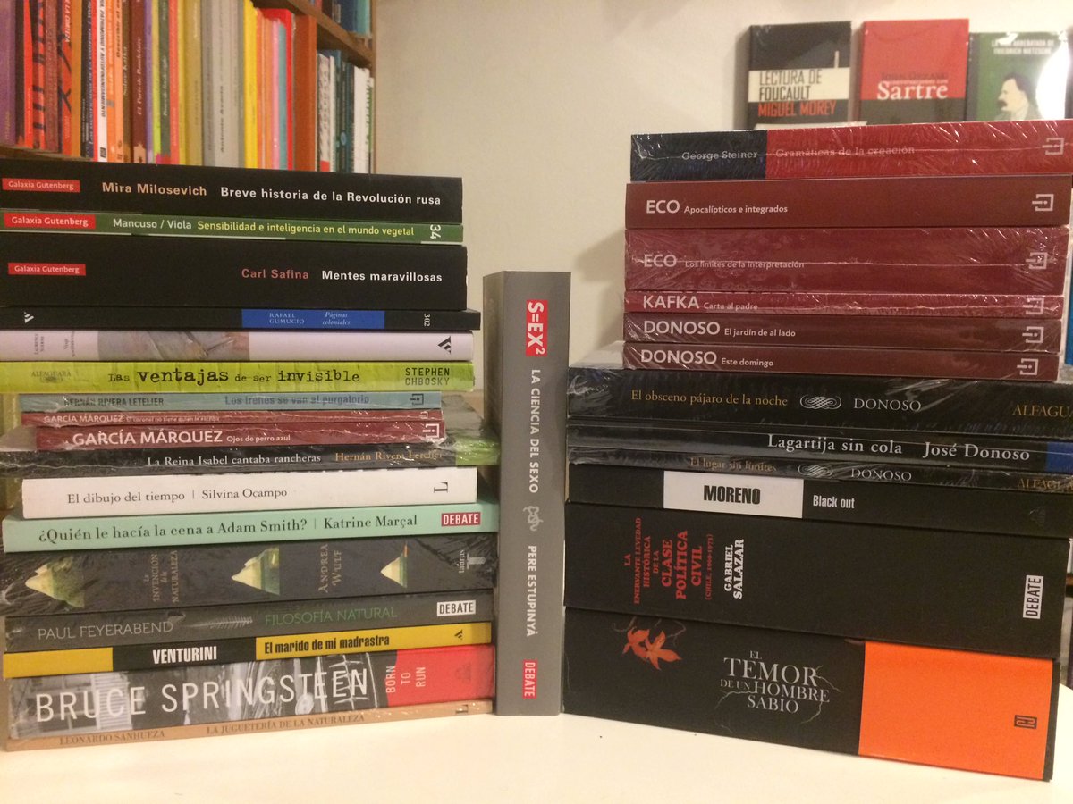 LibCatalonia's tweet photo. Nos siguen llegando libros para este jueves 💫 https://t.co/e1jIFj87XI