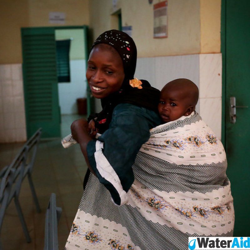 WaterAidMali's tweet photo. 1 monde avec l’accès à l’eau potable, l’hygiène et l’assainissement donnera de meilleures chances de survie au bébé d’Aiche #UnionAfricaine https://t.co/QcOSF5cbWr