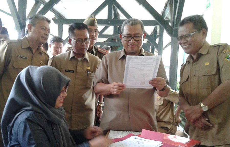 Gubernur Jabar Ancam Tenaga Pendidik yang Merokok jabarprov.go.id/index.php/news…
