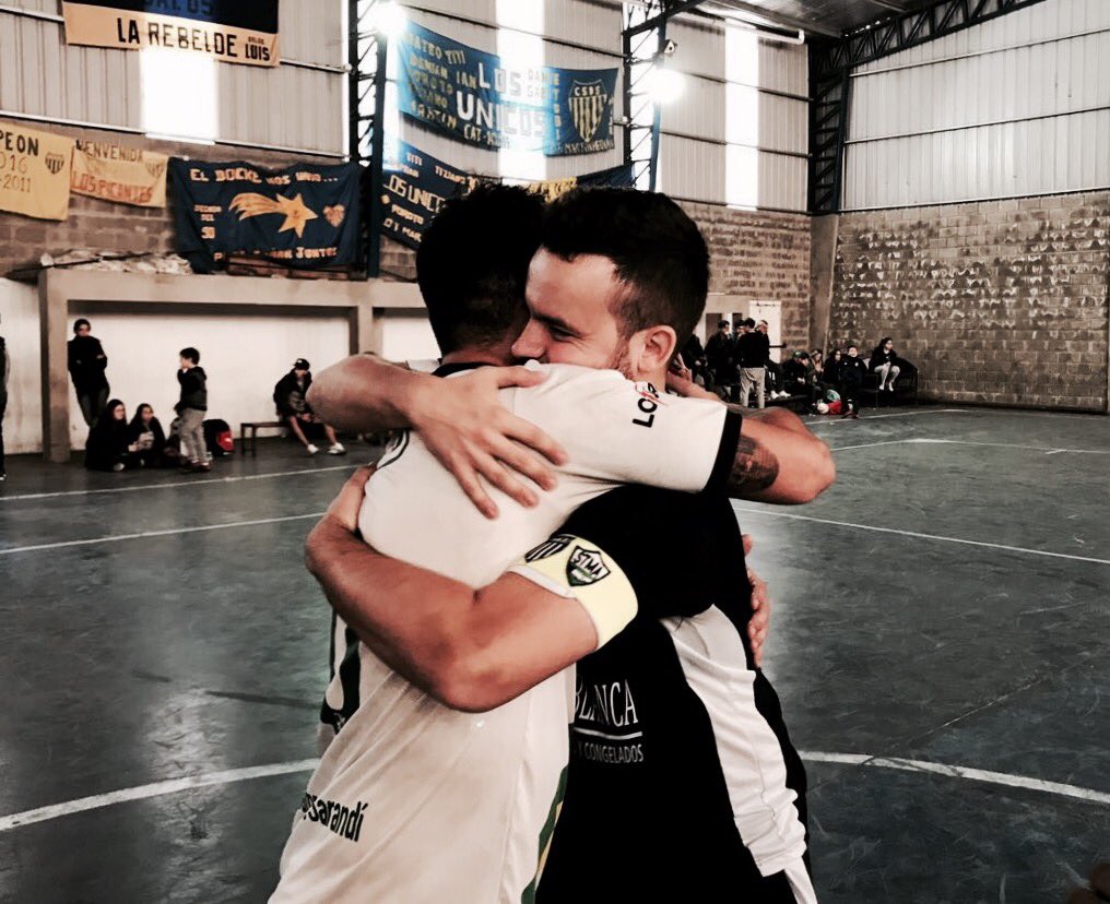 ligaf5ok's tweet photo. #TorneoCristinaRodríguez Fecha 13:
1a: Mitre STMA 0 - Campos 0
3a: Mitre 2 - Campos 0
4a: Mitre 2 - Campos 3
5a: Mitre 7 - Campos 0 https://t.co/7qrYQQ3jss