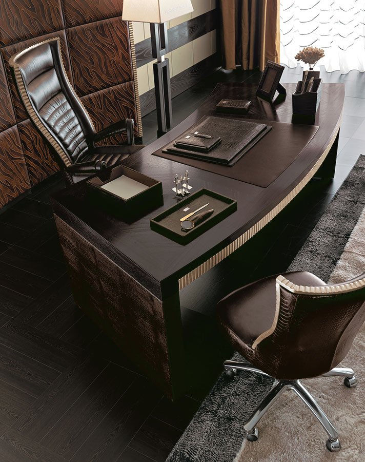 StudioVivaBene's tweet photo. Письменный стол #FLORENCECOLLECTION
https://t.co/bo70tM46xA
#interior #style #design #decor #итальянскаямебель #италия #italy https://t.co/f61Pk71Vcb