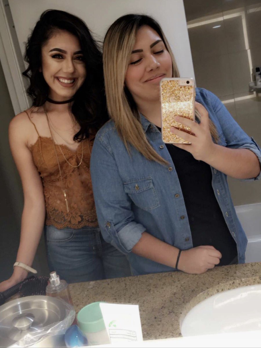 ItsStephh143's tweet photo. Remember that weekend in Austin? Yeah me either... 😂🎉🍻 @patssssie  #Reminiscing #MyTrick❤ https://t.co/n9xuzovfwr