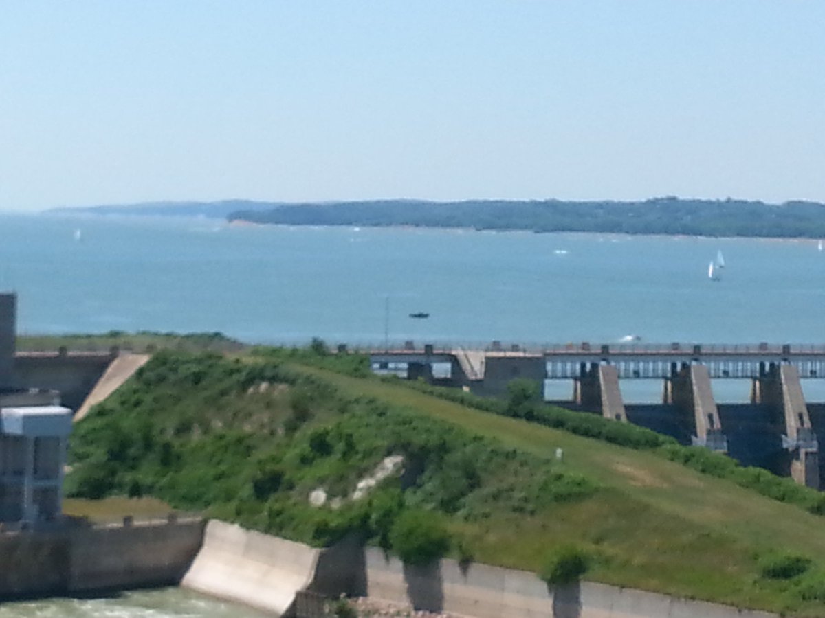 TimSeamanABC9's tweet image. This is why we endure #winter. Lewis and Clark Lake @YanktonSD