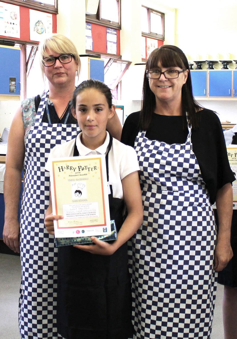 cyfoeth_enrich's tweet photo. Wow, that was close! 
Denbighshire's Overall Winner: Age 7-11 is Lucy @CaerDrewyn 
Thanks again @stewest7 Look forward to our visit Sep 2017 https://t.co/dEGZupBxCq