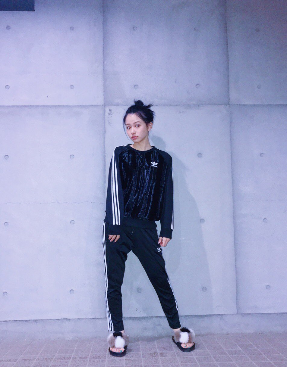 美品 COHINA ヘリンボーンチェスターコート ロングコート 山本舞香着用 山本舞香、身長155cm以下の小柄女性向けブランドモデルに起用