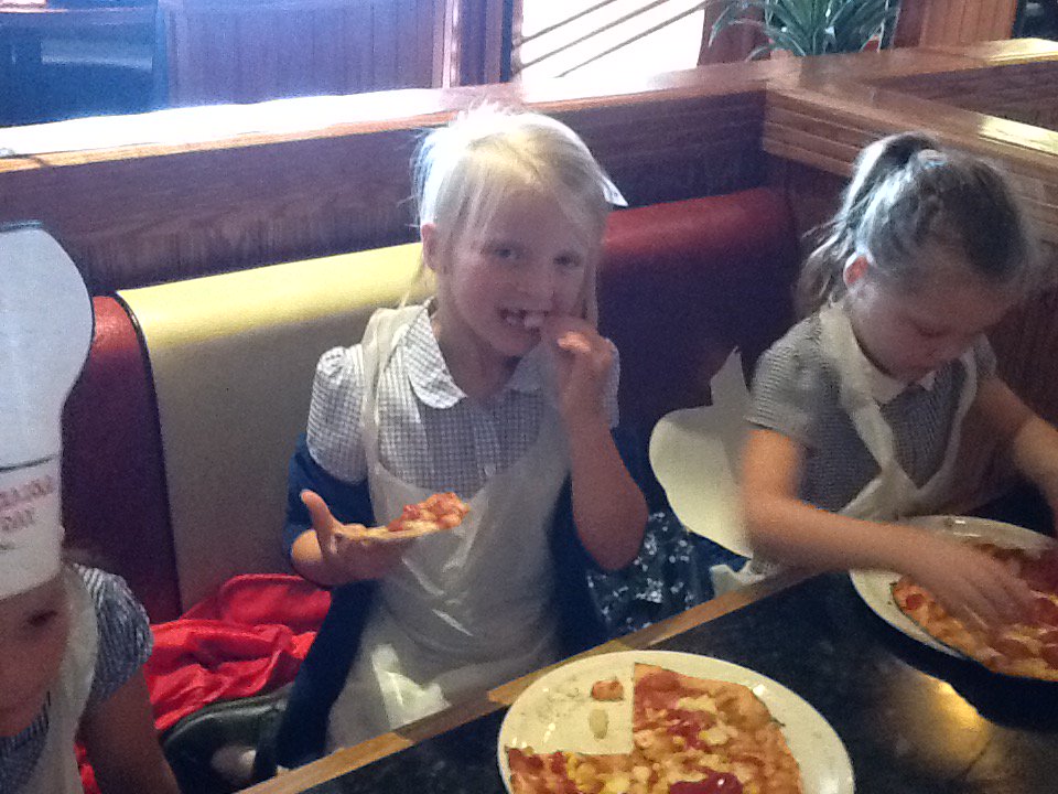 MalpasChurchInf's tweet photo. Yum - enjoying our hand made pizza! https://t.co/5wICwpMmjW