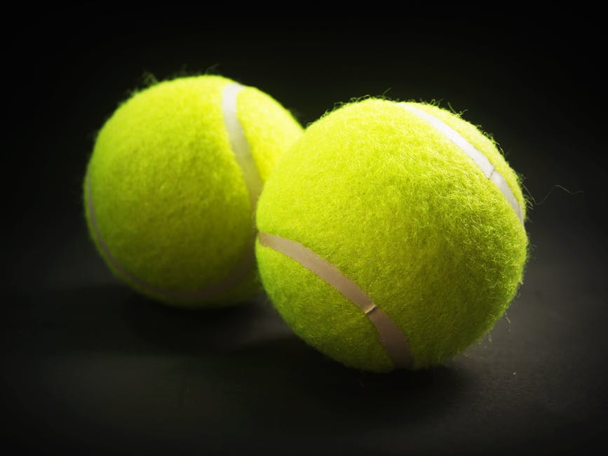 HoopyeApp's tweet photo. Wimbledon season has arrived. Be sure to keep an eye out on the competition all while holding that classic Wimbledon Pimms. Enjoy! https://t.co/qo8deSHYeI