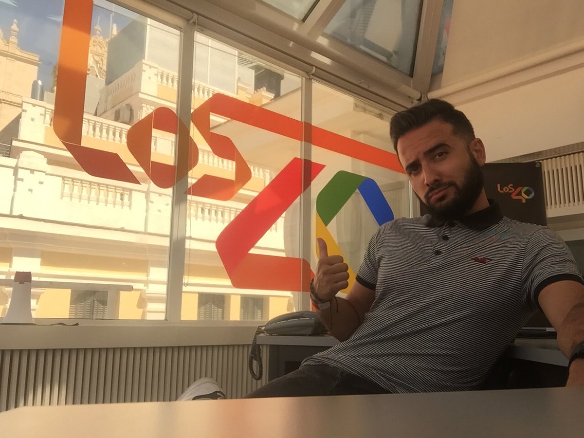 ¡Feliz tarde de lunes desde <a href="/Los40_Spain/">LOS40</a>! Estoy con vosotros en directo hasta las 18h 🙌🏻😜

🎶 play.los40.com 👍🏻