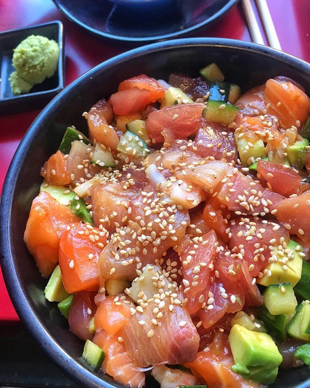 RAsushi's tweet photo. In need of a tasty lunch fix? Our #BaraChirashiBowl will do the trick. #ExploreYourRAside ๐ท @eatmelasvegas https://t.co/wXQhUPItXM