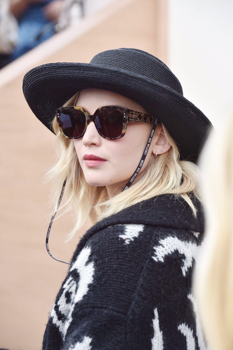 dunesmessiah's tweet photo. Jennifer Lawrence, Dior. https://t.co/6aO6laCeGD