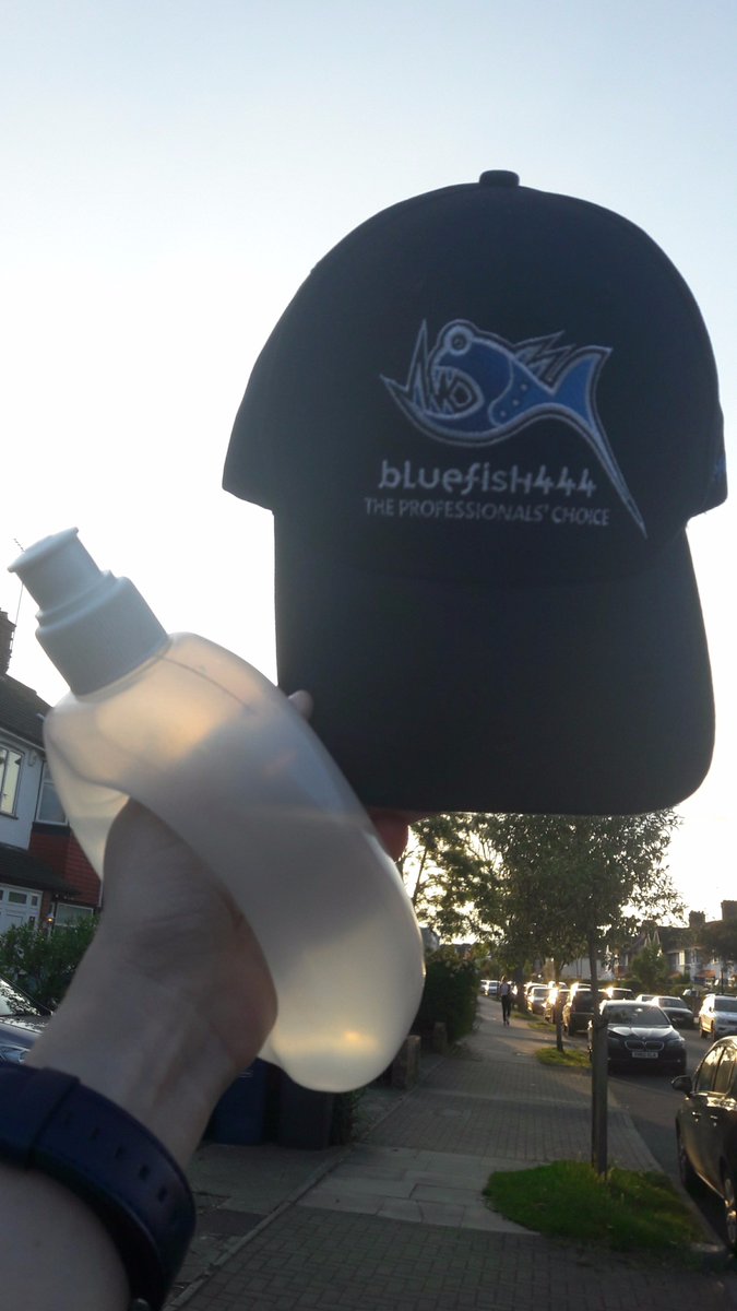 PolarGraphics's tweet image. #TBT a nicer evening in #London ...yes we do get 🌞sometimes. Thankyou @Bluefish444 for the cap perfect for a sunny evening #polarbear #run