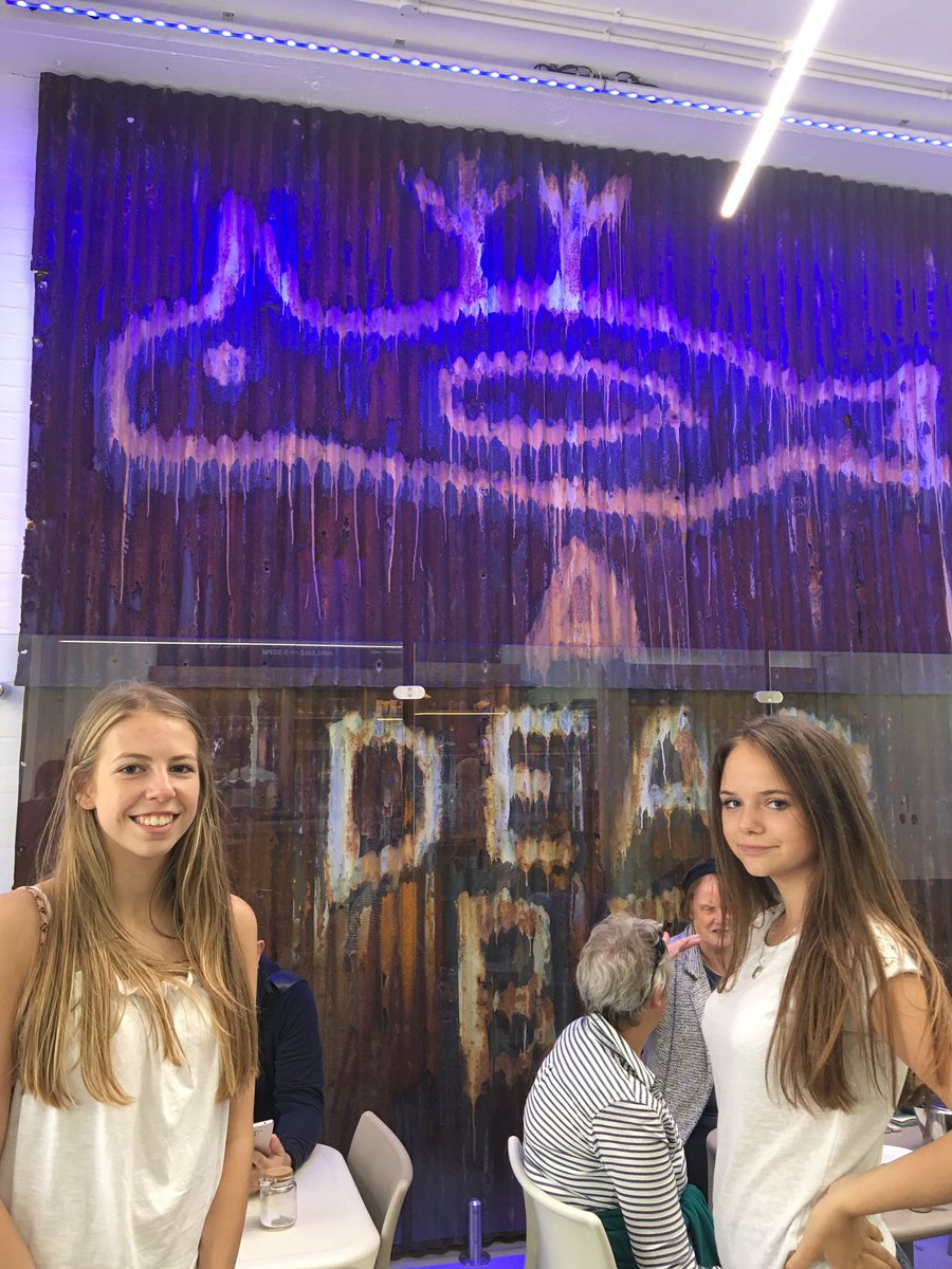 Team5NCS1's tweet image. Two Ellies and a DEAD BOD #deadbod #2017hull @2017hull @tigerstrust @ncs @NCS_EFLTrust  @Beth_Goddard80 #exploringhull