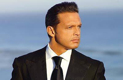 Celebrealities's tweet photo. @Gustavopedraza Hey! Dear @Gustavopedraza  You do look like #LuisMiguel We hadn't noticed it before! https://t.co/JiDKbxupm0
