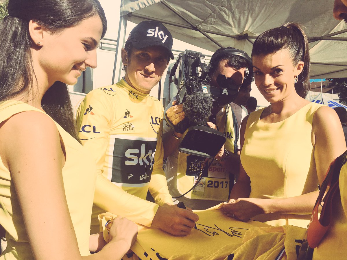RT pour gagner ce #MaillotJauneLCL / RT to win this yellow jersey signed by <a href="/GeraintThomas86/">Geraint Thomas</a>! <a href="/MaillotjauneLCL/">Maillot Jaune LCL</a> <a href="/lecoqsportif/">le coq sportif</a>