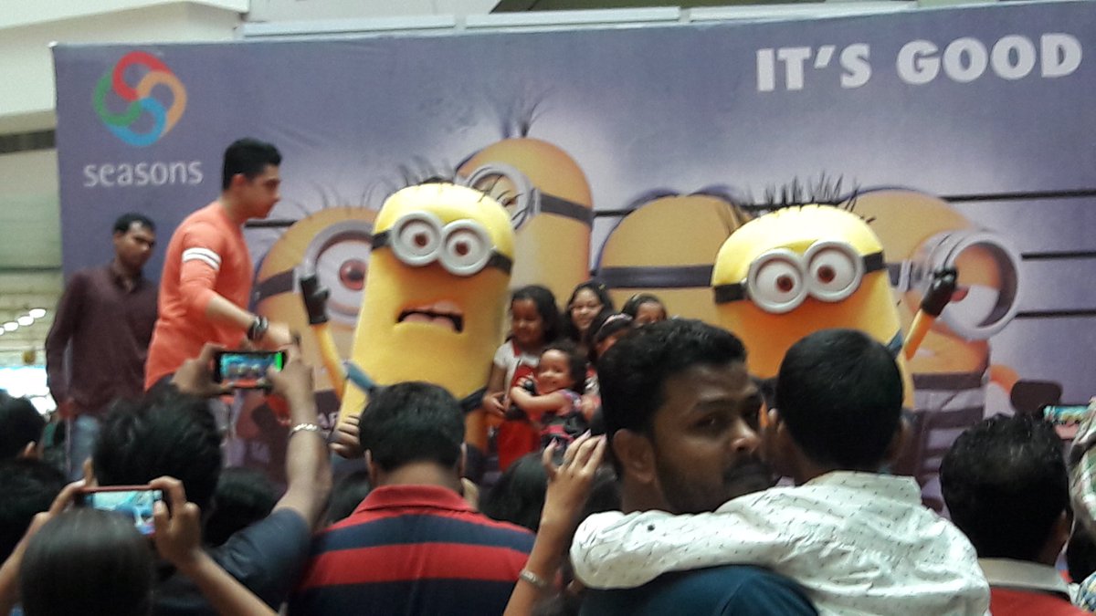 NajuSrk555's tweet photo. #1st_&2ndJuly2017 @SeasonsMallPune #Minions #Event❤😍❤ #awsomeday #MinionsTatttoo😍 @SeasonsMallPune BestPlace In Pune❤ https://t.co/stJcMMF41I