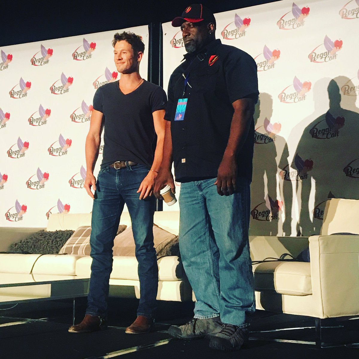 CollinsChadM's tweet photo. Post Q&amp;A w/ #actor and #Underworld creator @KevinGrevioux @Regal_Con last weekend. Follow him and learn more about his great stuff @DCComics https://t.co/5p74Oxpci4