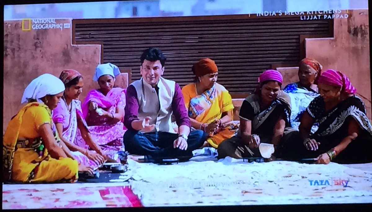 D_Supriya's tweet photo. Watched the Amazing episode of #MegaKitchens 🙏🏻🙏🏻 Hatsoff to the Women Power!!!! Thanks @TheVikasKhanna ji for bringing such an episode 🙏🏻 https://t.co/ZfKpzaGp4w