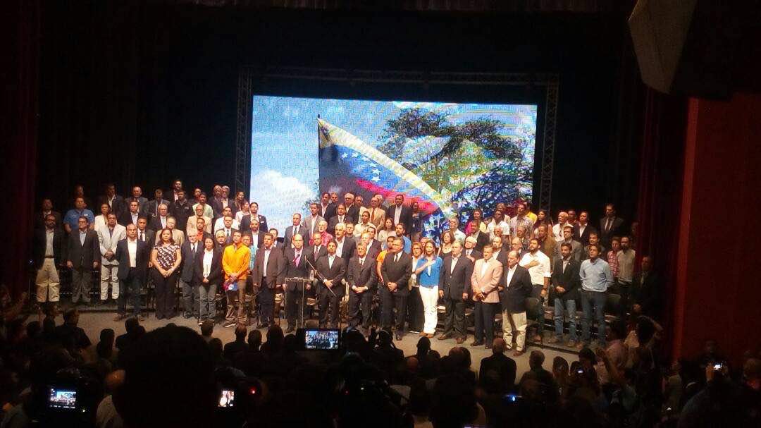 ConVzlaComando's tweet photo. .@JulioBorges: Sectores diversos hemos puesto a un lado las legitimas diferencias para unirnos en un acuerdo histórico. | #03Jul https://t.co/9ju3esLH0f