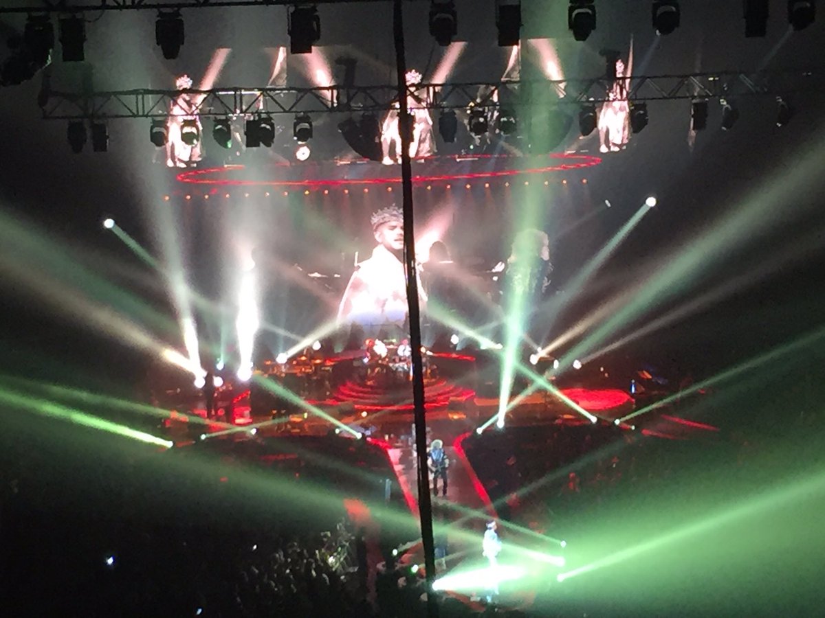 Towner_Teri's tweet photo. An absolutely outstanding concert! #Queen2017 #AdamLambert #WeWillRockYou https://t.co/g5gS0C1U1G
