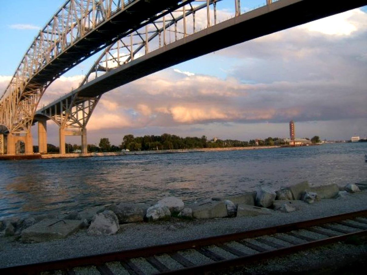 Share Port Huron tweet media