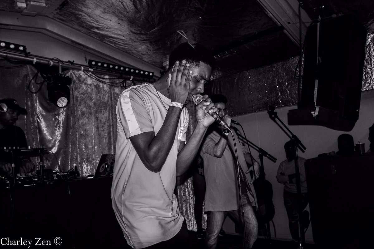 NicsMusicUK's tweet image. Thanks everyone who came to my EP Launch Party,  to @thsndslnd for having me and to all the artists who came to support | 📸: @charleyzen_
