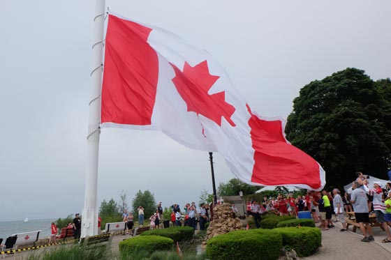thehubss's tweet photo. Giant flag raised to commemorate Canada 150 in #SaugeenShores https://t.co/PvOlUKn5YB https://t.co/m3utQx1Q8V