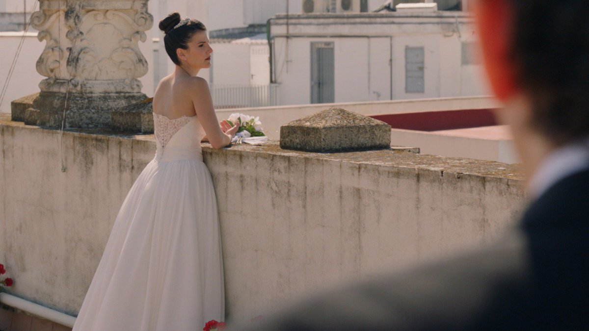 Y la han pillado...! En el fondo no es tan mala como parece..ahora eso sí..se mete en unos embrollos...
#latrini #AllíAbajo16