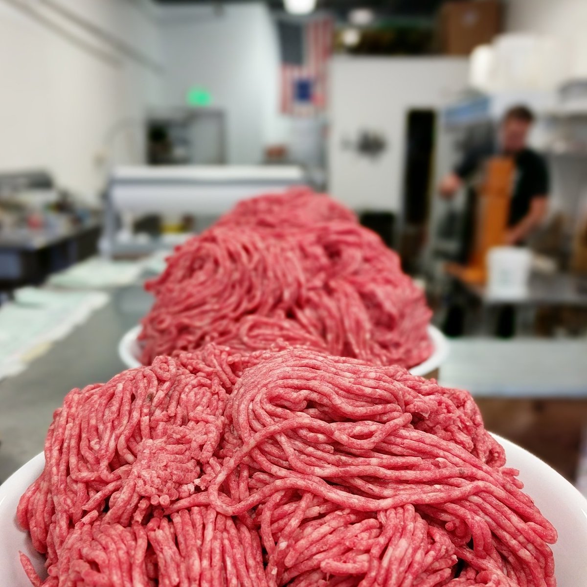 CarneBham's tweet photo. Get some till 5. #4thOfJuly2017 #bellingham #butcher #burger #Independance #sorrybritain https://t.co/LkFz4nN1QT