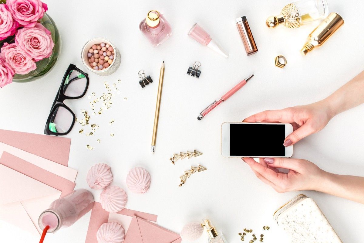 octoly's tweet photo. Your ultimate #flatlay inspiration, now on #OctoMag: https://t.co/MLf9DLPN8x https://t.co/BUCdG194R9