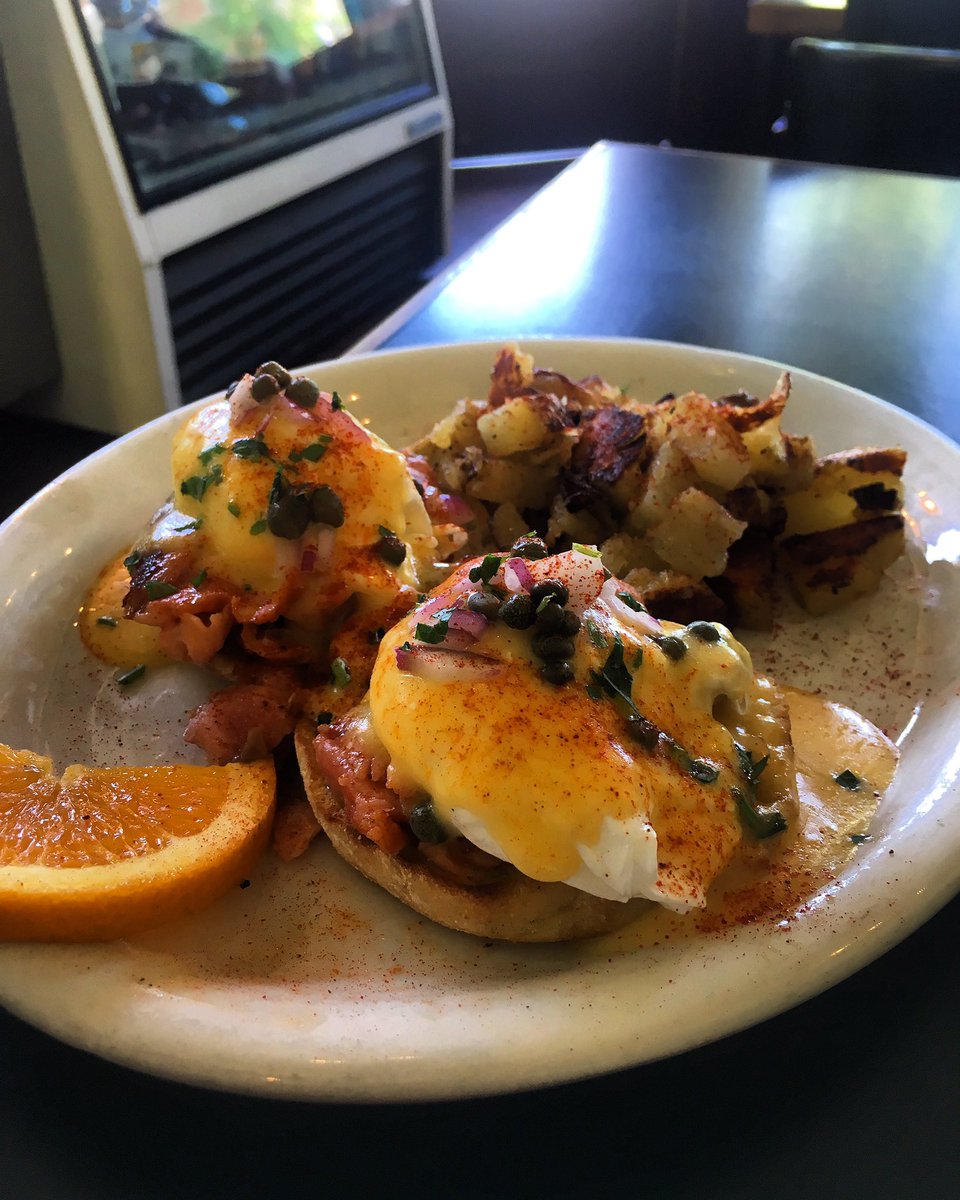 Starting the day off with a Lox Benedict! 🐟 #eliotneighborhood #brunch #pdxeats #pdxdining #yum
