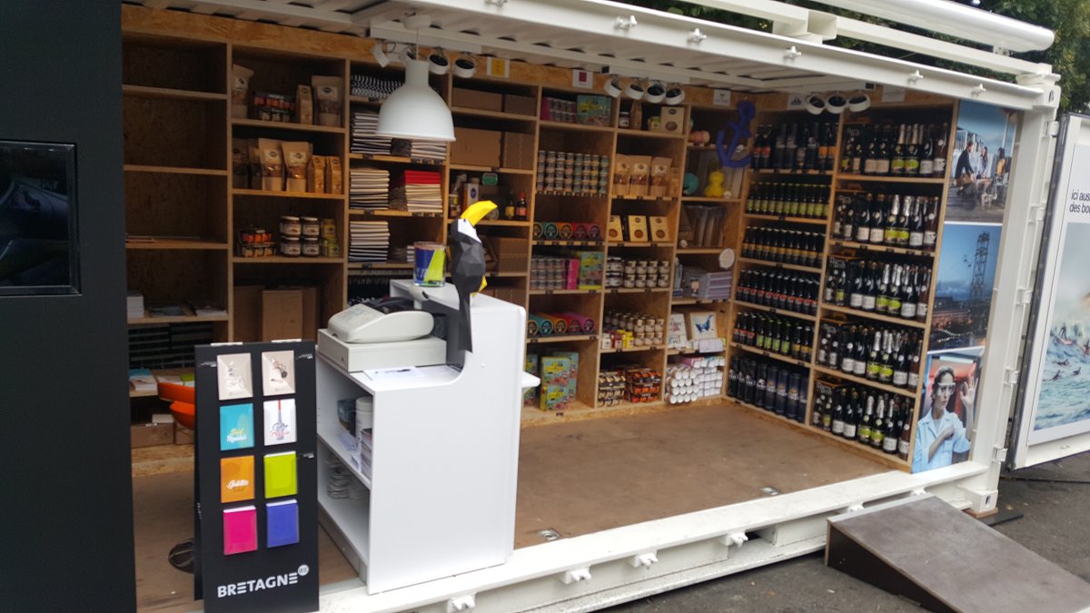 Cet été, SNCF a décidé d’installer dans ses gares des boutiques éphémères pour promouvoir les produits régionaux.