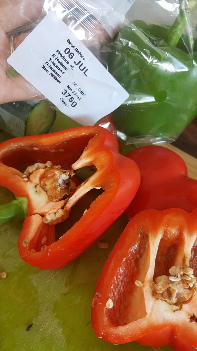 Miss_Leni's tweet photo. @Tesco I'm tired of buying crappy veg from you! Always bad/mouldy. This red pepper has 3 days left but was mouldy on the inside https://t.co/96qoPY2Pac