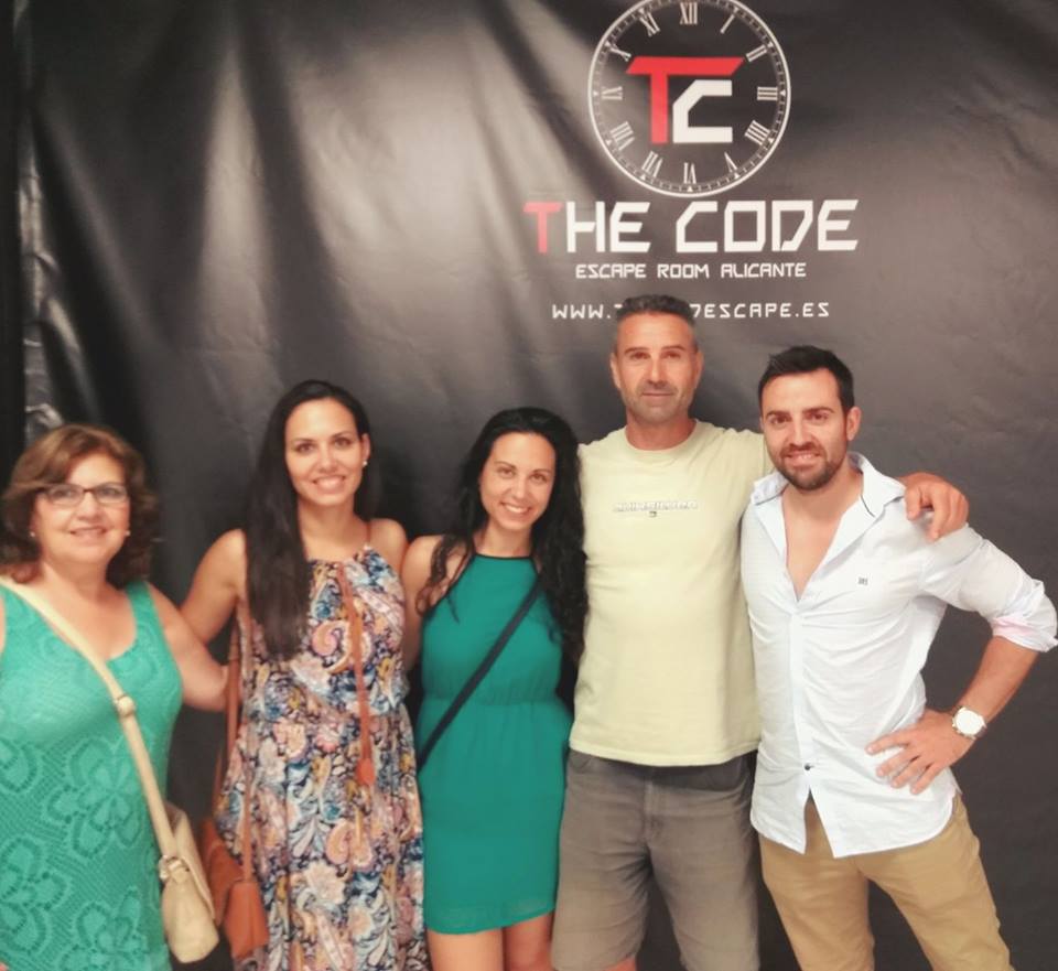 TheCodeEscape's tweet image. LOS CHICOS DE LOLY. Investigando el caso de LA SOSPECHA se toparon con varias complicaciones, pero lograron superarlas