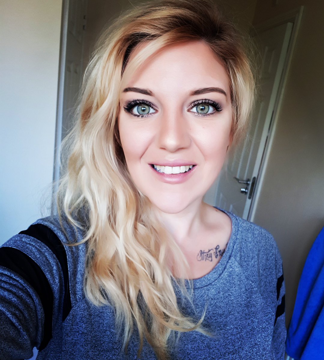 leannebiela's tweet photo. Just me... https://t.co/cpDhifcD96