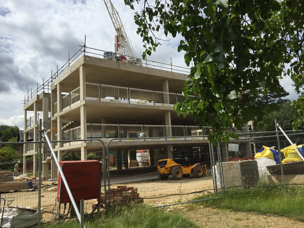 FairfieldHomeOx's tweet photo. Few pics from today's topping out ceremony of our new residential care home #northOxford with @Bidwells @OxfordArchitect @KingerleeLtd https://t.co/Q4otLUznbm