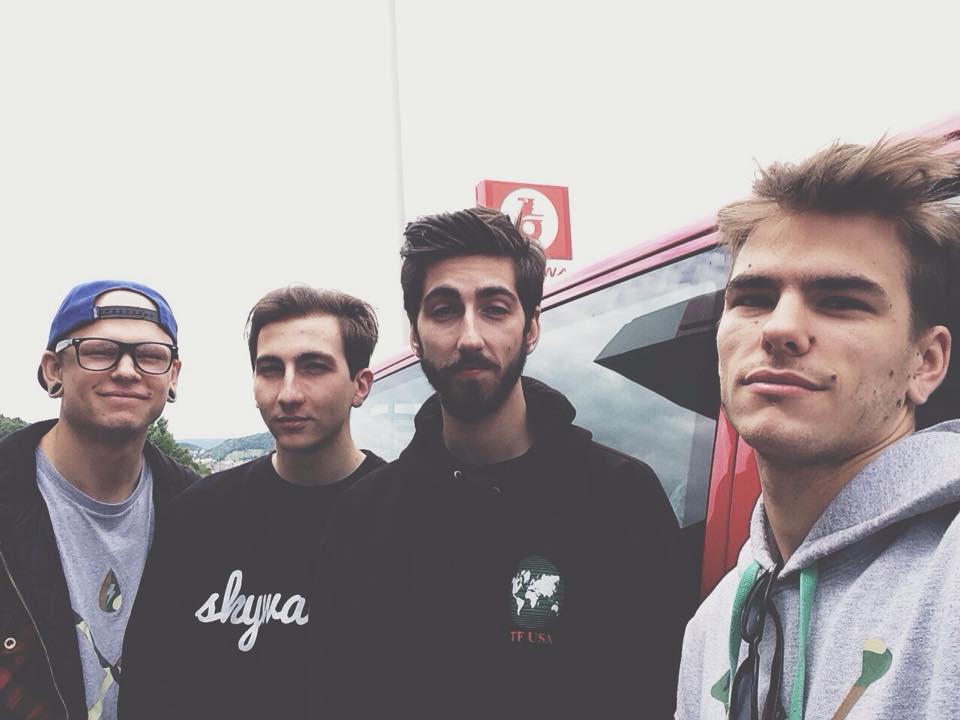 skywalkerband's tweet photo. This is an old picture of us and our mates in @calltracyband ! Catch us rocking out at @rockforpeople on July 6th! https://t.co/G6AAODtGkd