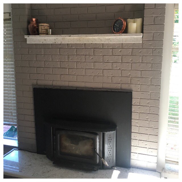 ricreated's tweet photo. painted the tacky red fireplace finally!#diy #ricreated #homereno #painting #home #renovations #likenew https://t.co/3ukb8vQfic