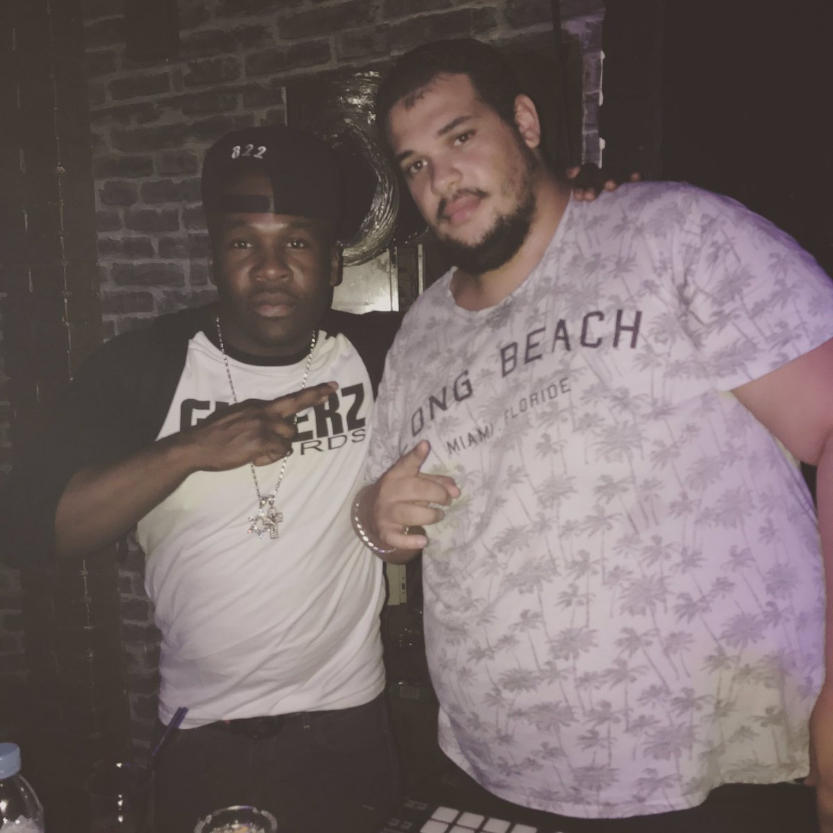 LEKID322's tweet photo. 🙌🏾🙏🏾#merci à #LaFaceCachee #deeplounge et @djboxe_ de Nous avoir accueilli hier 🔥#showcase #live #rap #trap #musique #chichanight #ganggang💯 https://t.co/AvoE2QDQXK