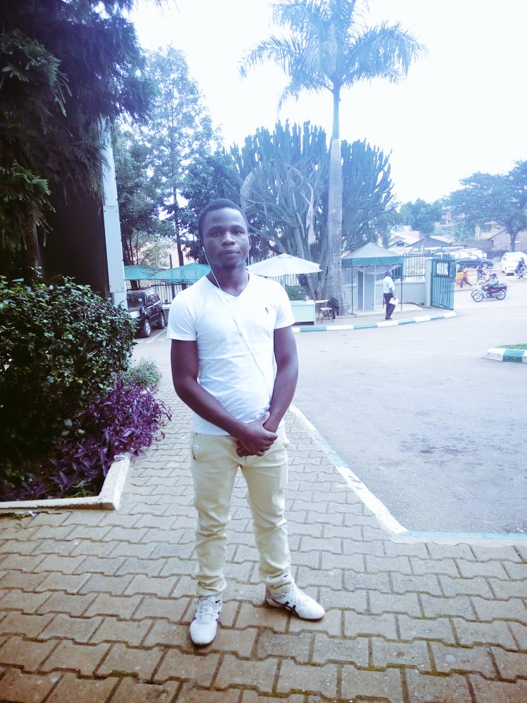 Les mondes noua porte mal mes cher