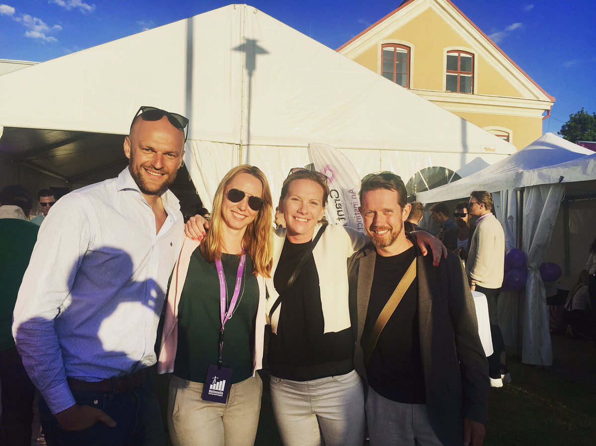 mhogberg_'s tweet photo. Härligt att umgås med @connectost på @GrantThorntonSE #entreprenörsbar #EntD #Almedalen https://t.co/1MdbebQUdj