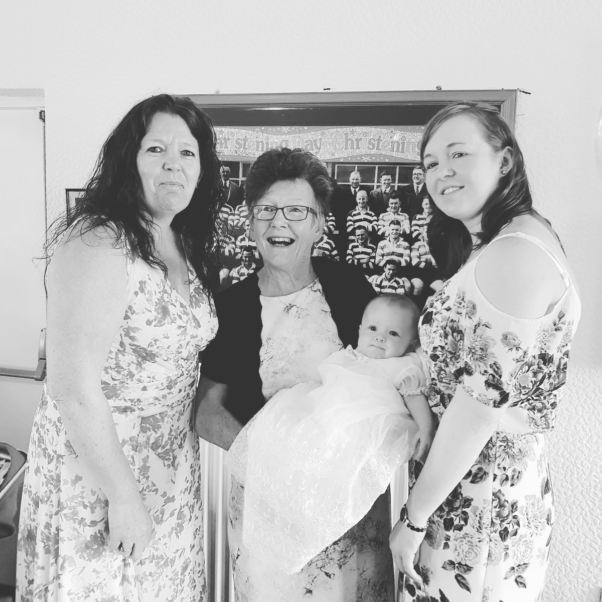 Kerrymitch87's tweet photo. Four generations https://t.co/hGFpHmCL6K