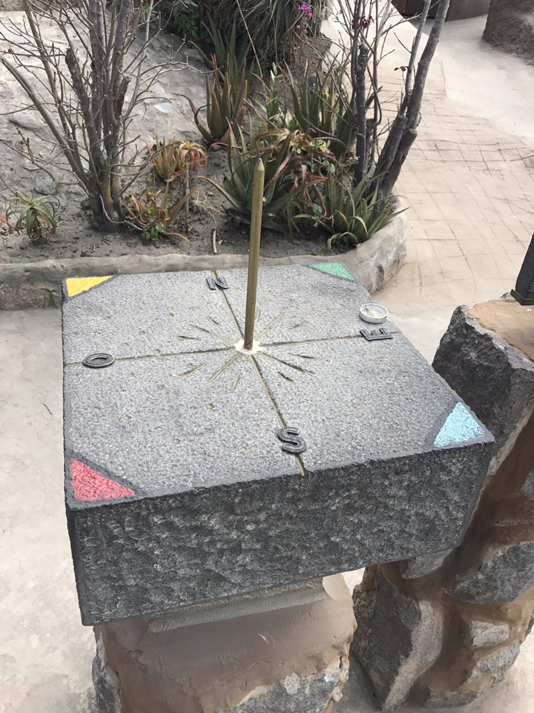 vcarlin1's tweet photo. The center of the earth! #Equator #Ecuador  #MedioDelMundo #TwoHemispheres 🌏🇪🇨 https://t.co/7vxfk7EZH0
