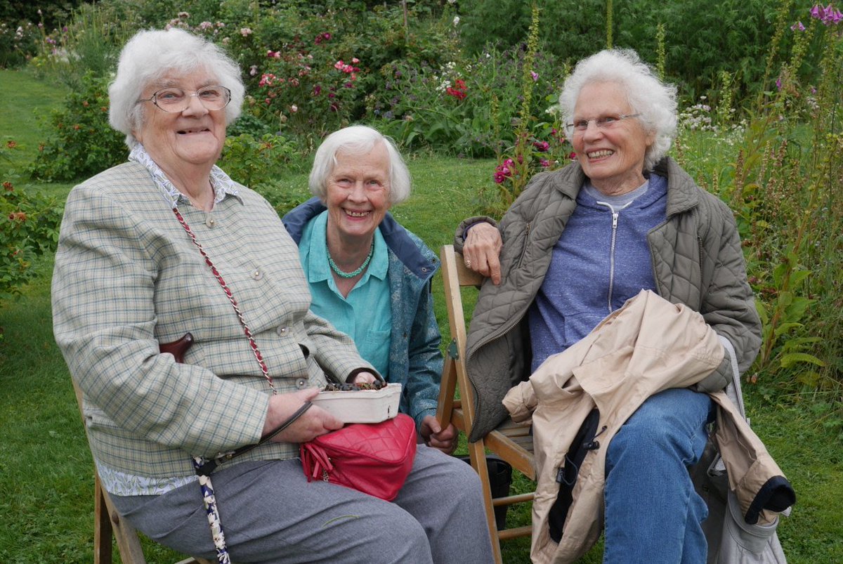 Looking for a new garden for your group to visit?  Come and enjoy yourselves at the flower garden!