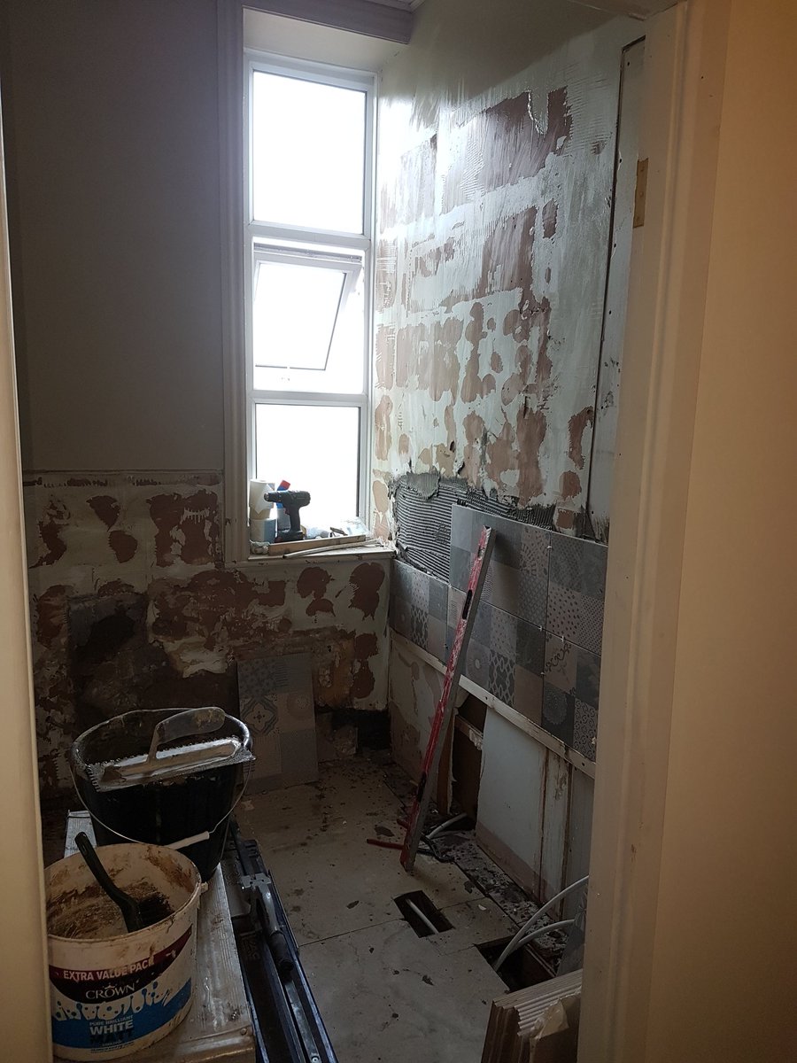 mgbservices's tweet photo. New bathroom with half tiles half plaster #fashion https://t.co/fNfuz24th3