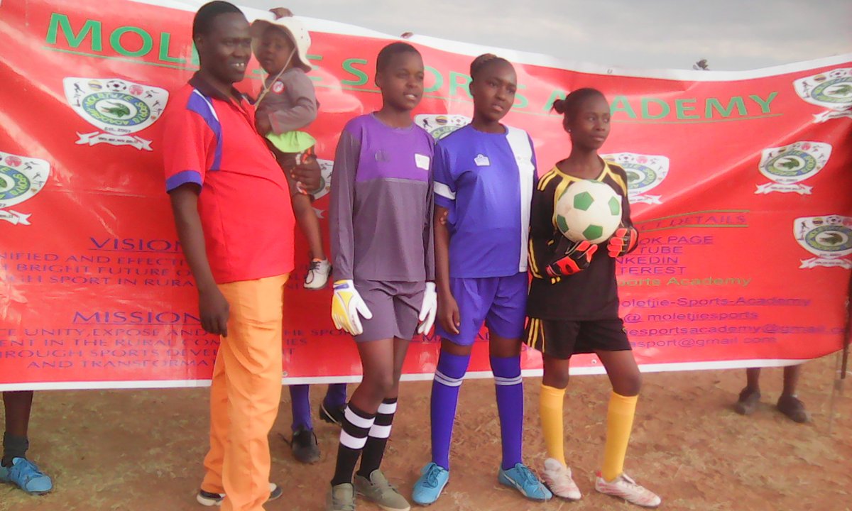 MoletjieSports's tweet photo. #NationalChampionshipsTournamentPreparations.
We go we go....
#RuralSportDevelopmentProgramme
U15 Netball, U13 Ladies soccer & U18 Athletic. https://t.co/hSaItJ5FcJ