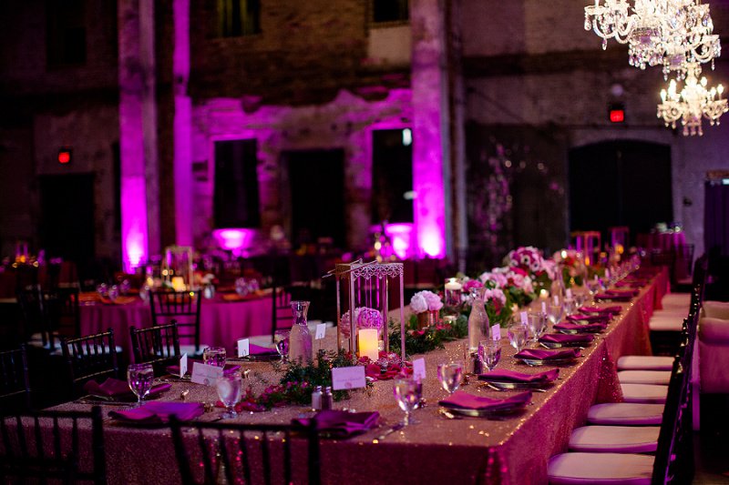 Head table inspiration at <a href="/ariampls/">Aria</a> <a href="/LinenEffects/">Linen Effects</a> 
1012 Photo
artemisiastudios.com/wedding-floris…
#wedding #flowers #Mpls