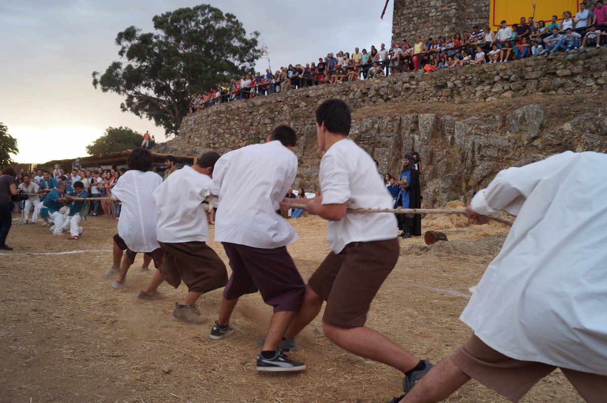 medievales20's tweet photo. Las @medievales17 forman parte de la Orden de Ciudades Medievales del Atlántico Europeo, organizada gracias al proyecto ATL-MEDIEVAL https://t.co/o1XshcK0AD