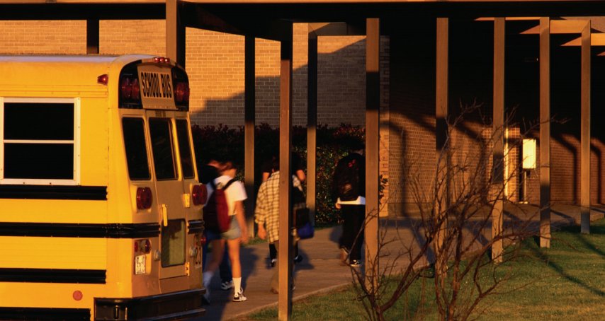 commenco's tweet photo. #Schools increase #campussecurity, improve #staffefficiency with @MotoSolutions #twowayradios https://t.co/n7CmvfuOGB #schoolsafety https://t.co/V5jPMI12zH
