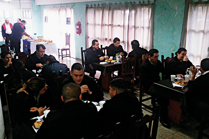 UniversalorgAr's tweet photo. #ElUniversal #Ed986 #tayudo #cárcel La Universal visita la Unidad 21 de #Campana
https://t.co/8XZs10BdNs https://t.co/8XtpTLJwQB