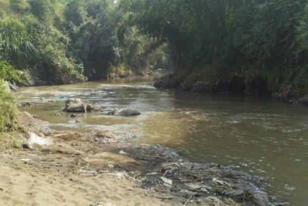 Mega_mea's tweet photo. Tanggul Sungai Cimanuk Longsor, Ancam Ribuan Warga Indramayu - Republika Online https://t.co/jHffJncCbV #berita https://t.co/ZVKXvTGwHs